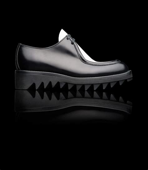 anche prada fa le scarpe in cina